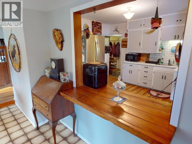 12328 Highway 101 Property Photo 6