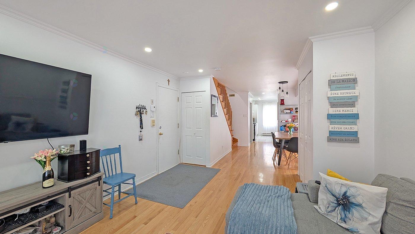 7081 Rue St-zotique E., #203 Property Photo 10