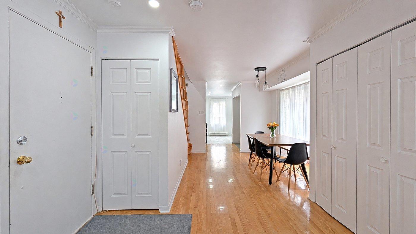 7081 Rue St-zotique E., #203 Property Photo 20