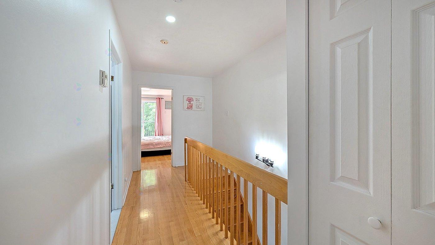 7081 Rue St-zotique E., #203 Property Photo 26