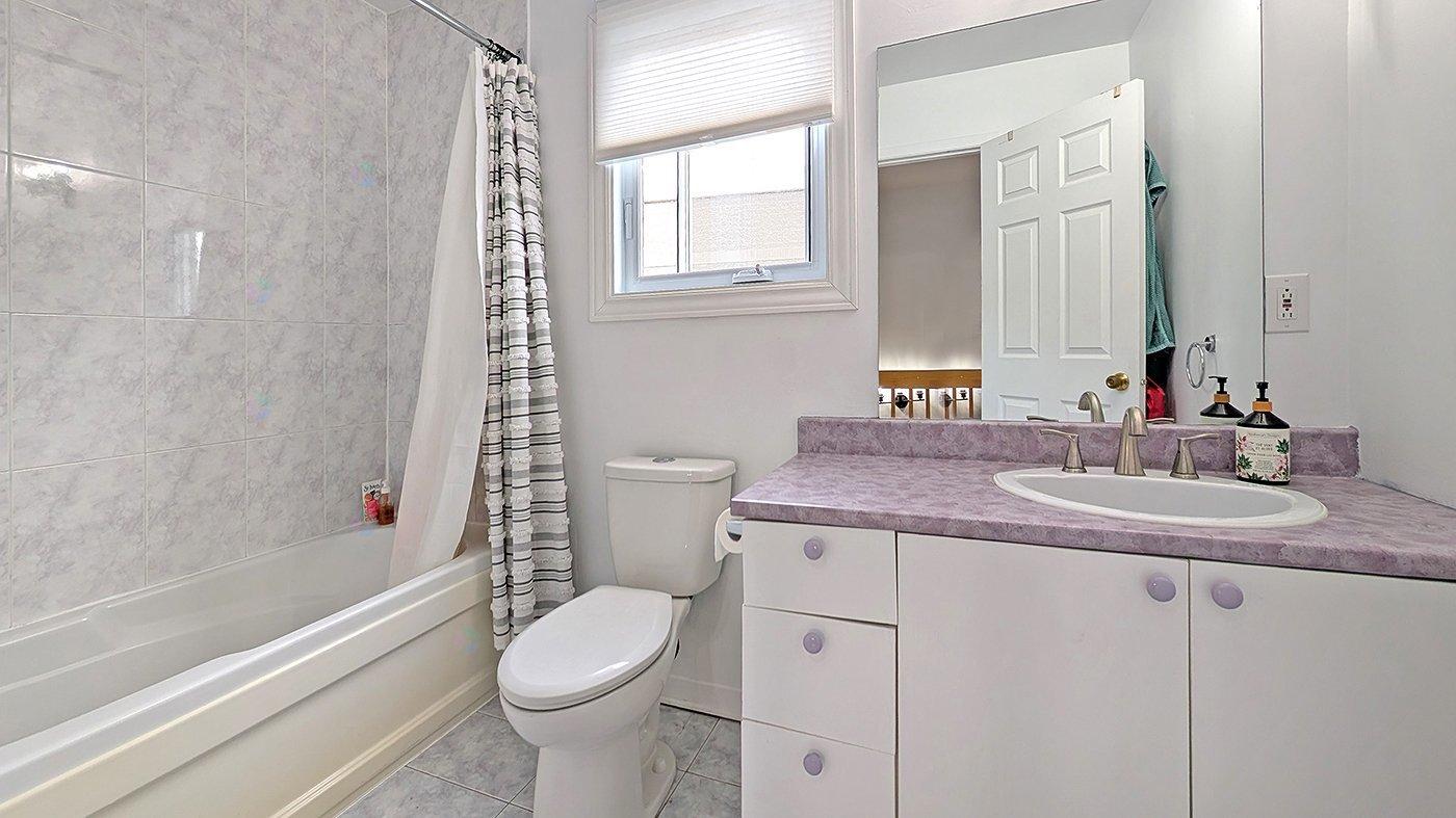 7081 Rue St-zotique E., #203 Property Photo 31