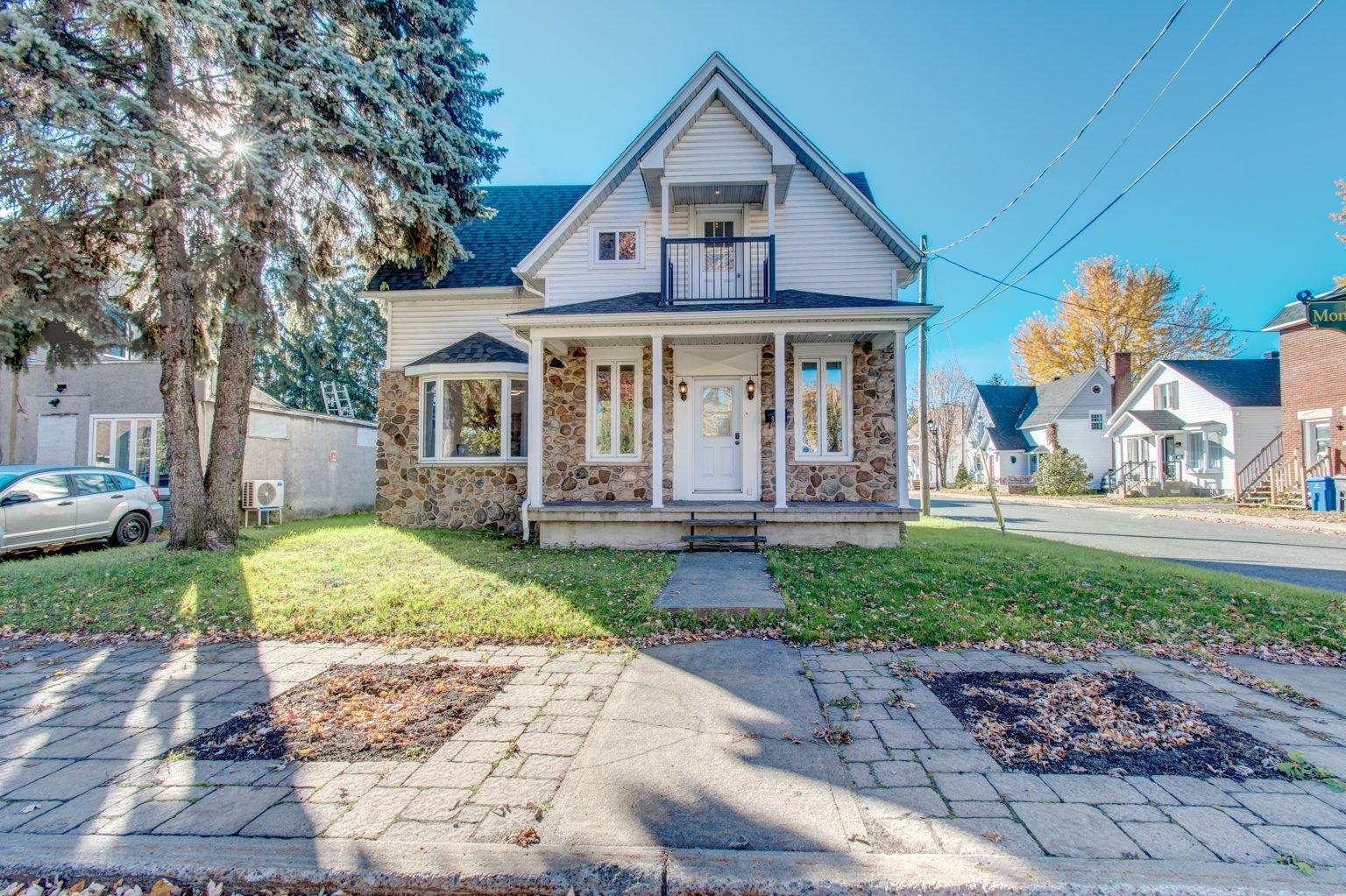 920 Rue Montcalm Property Photo 1