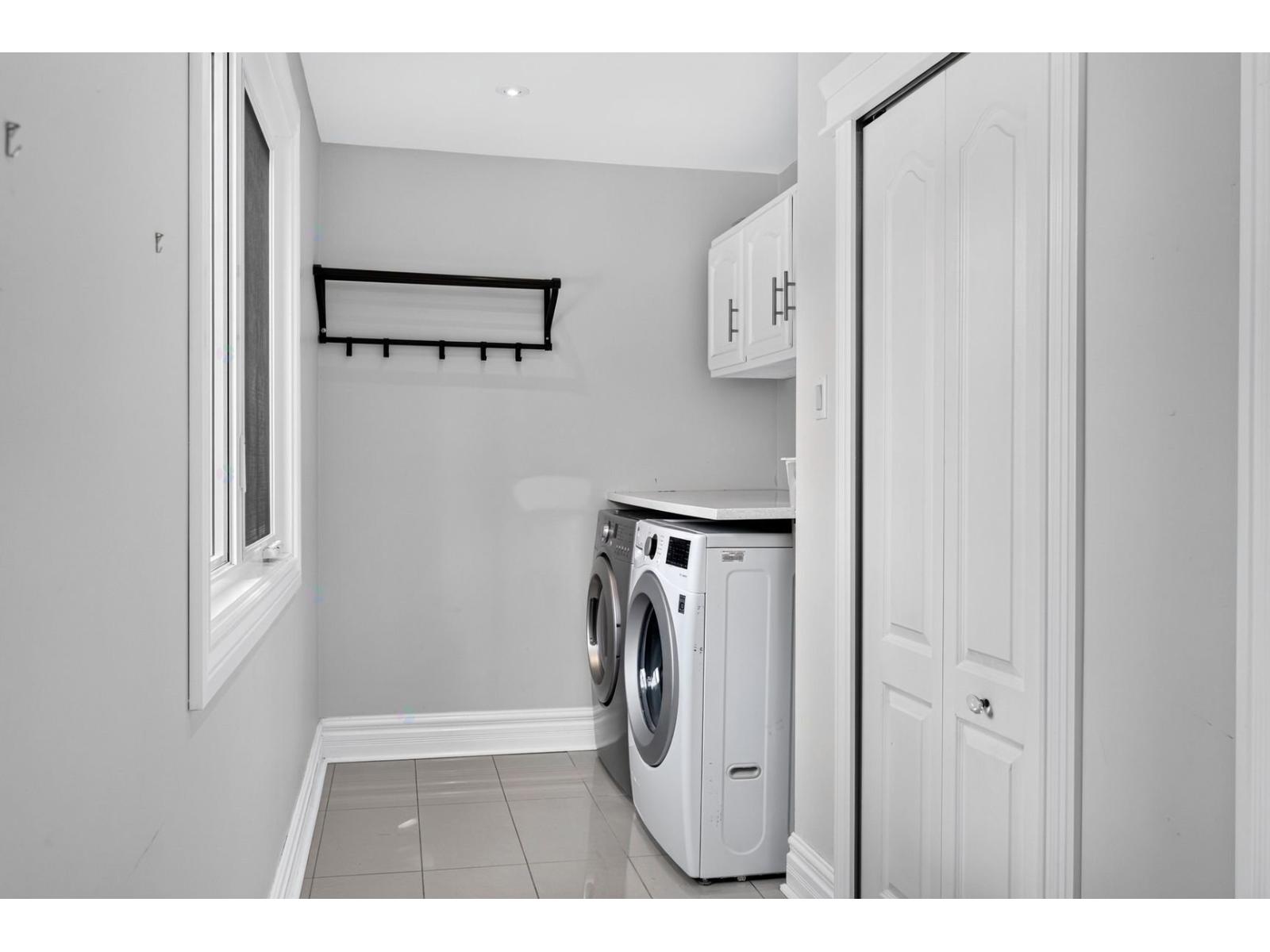328 Rue Sherbrooke Property Photo 17