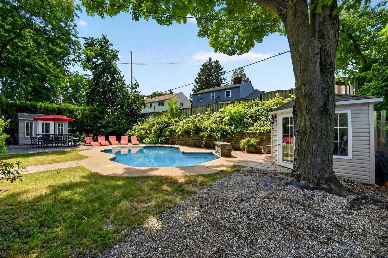 328 Rue Sherbrooke Property Photo 33