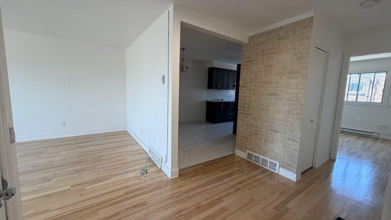 8619 Rue Hélène Property Photo 4