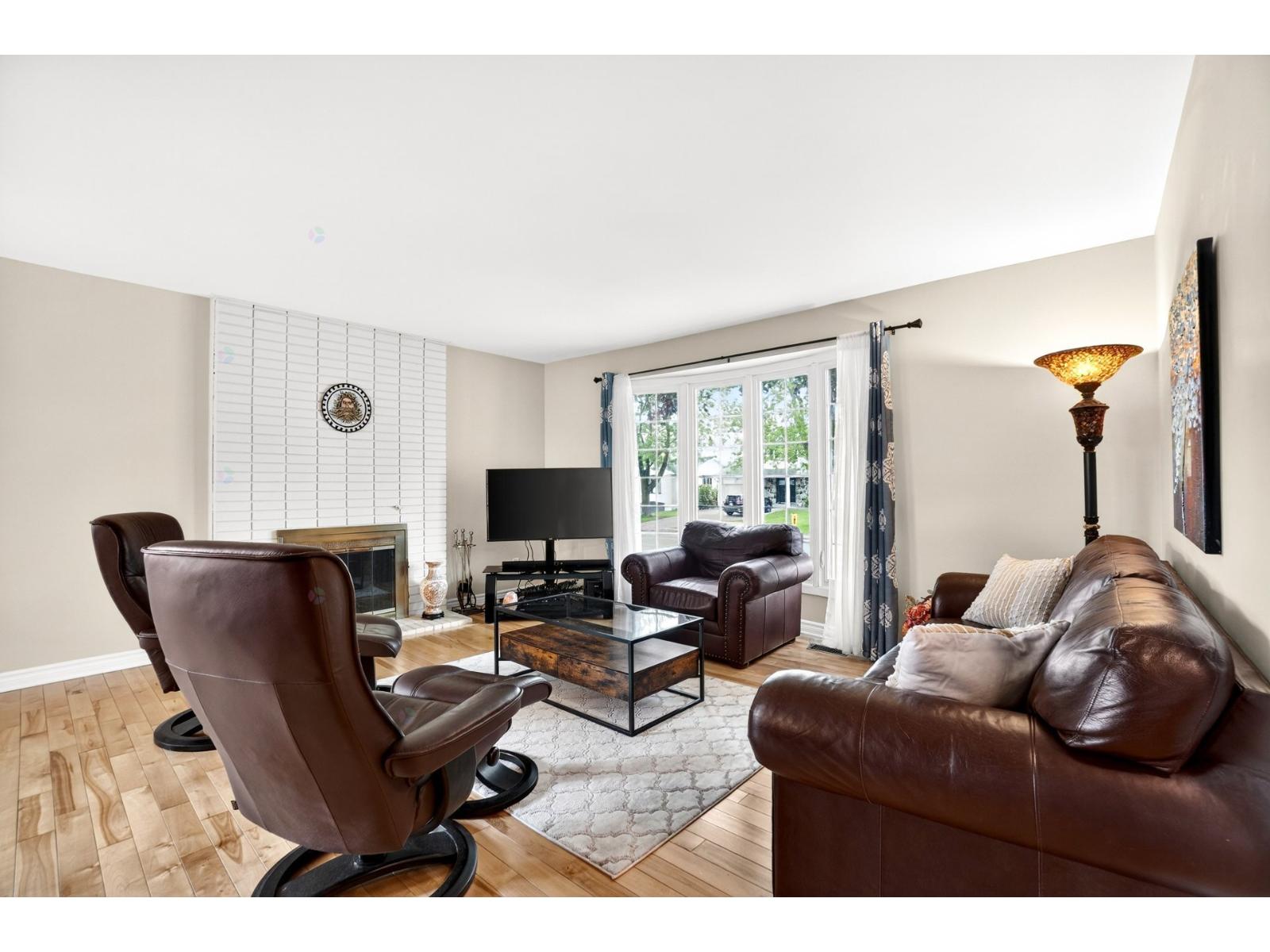 345 Rue Frontenac Property Photo 4