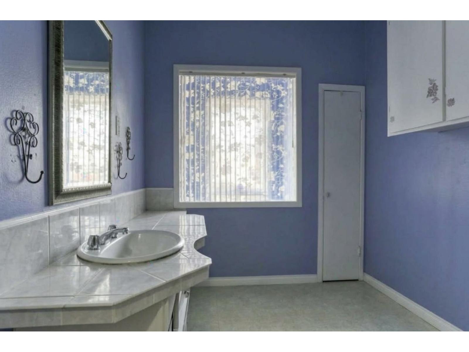 2392-2394 Av. Laval Property Photo 7