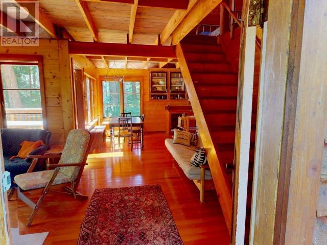 1297 Tennyson Rd Property Photo 2