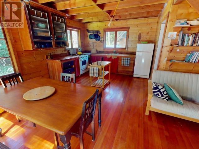 1297 Tennyson Rd Property Photo 5