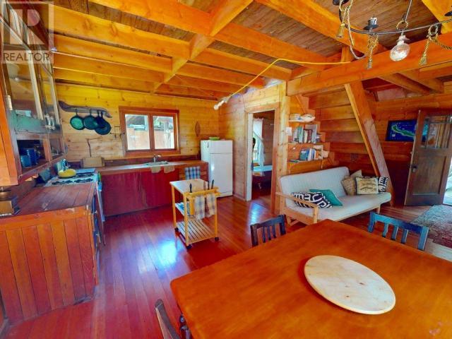 1297 Tennyson Rd Property Photo 8