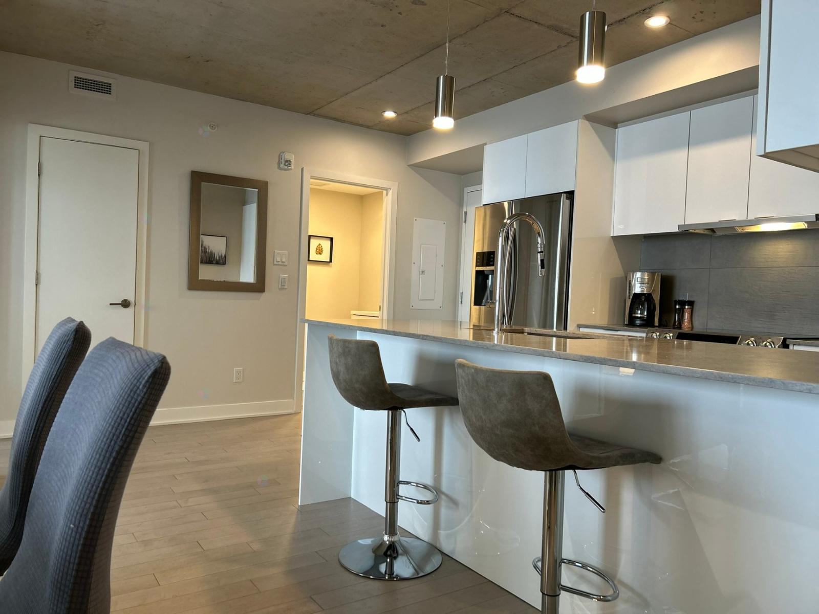 271 Av. De L'académie, #406 Property Photo 4
