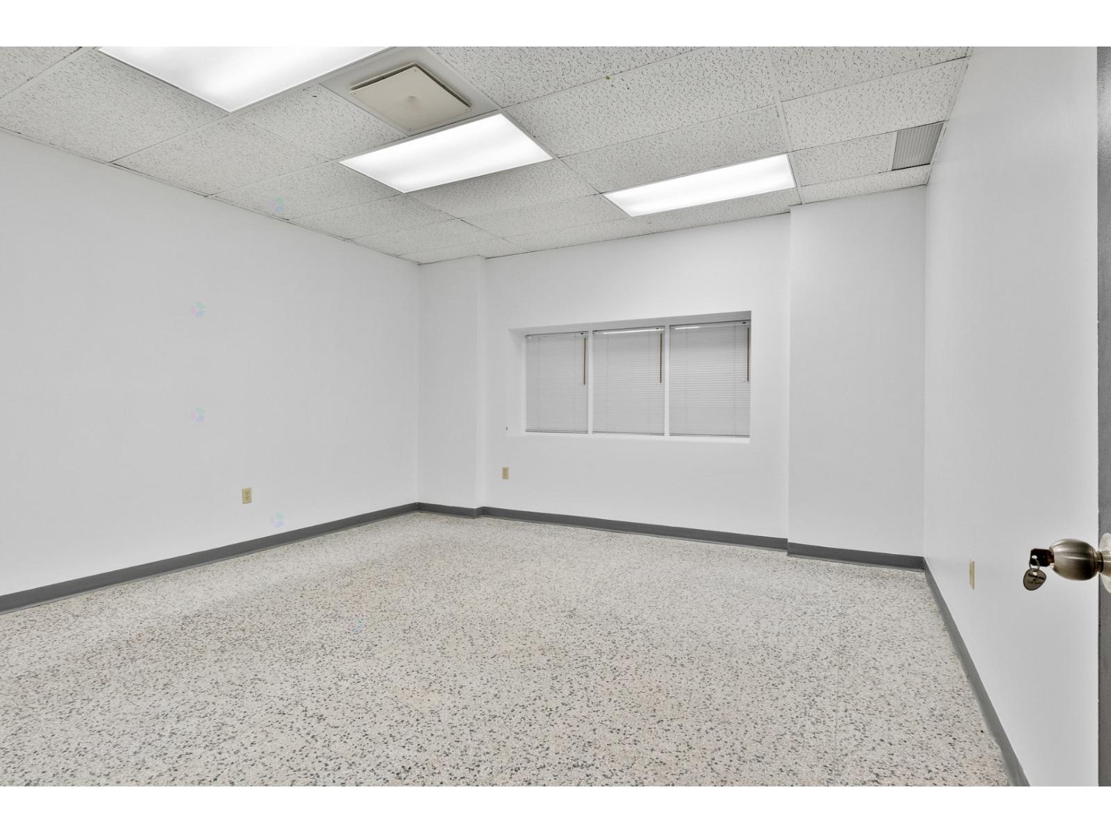740 Rue Galt O., #010 Property Photo 8