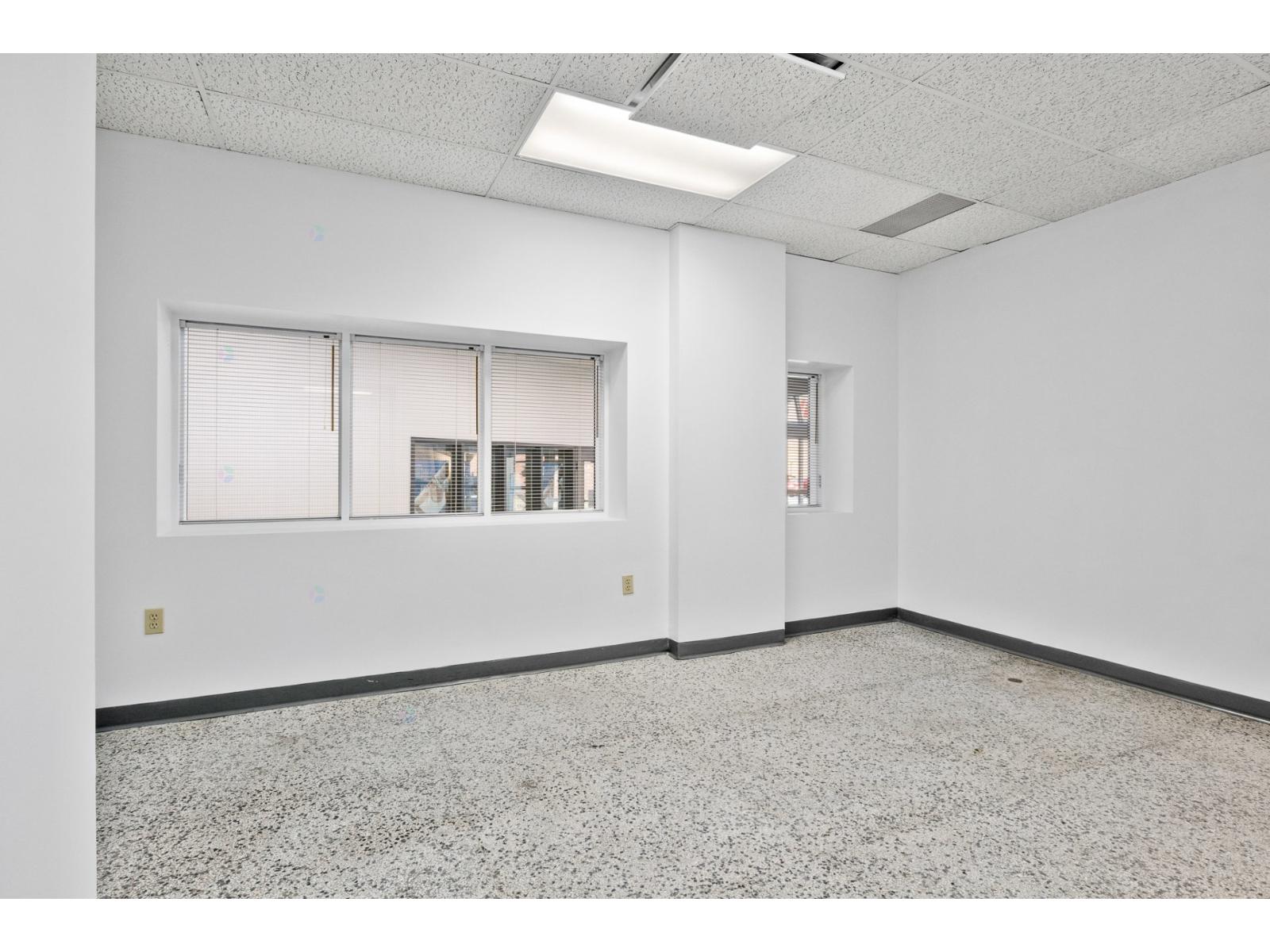 740 Rue Galt O., #010 Property Photo 9