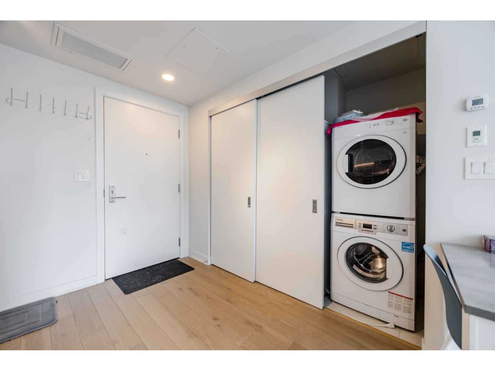 1188 Rue St-antoine O., #718 Property Photo 30