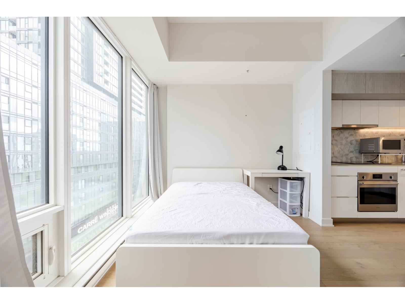 1188 Rue St-antoine O., #718 Property Photo 34