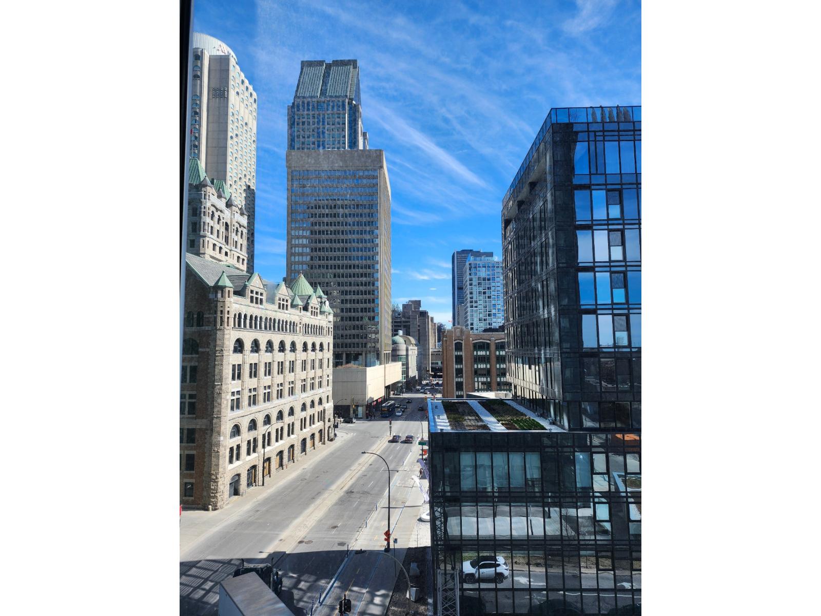 1188 Rue St-antoine O., #718 Property Photo 37