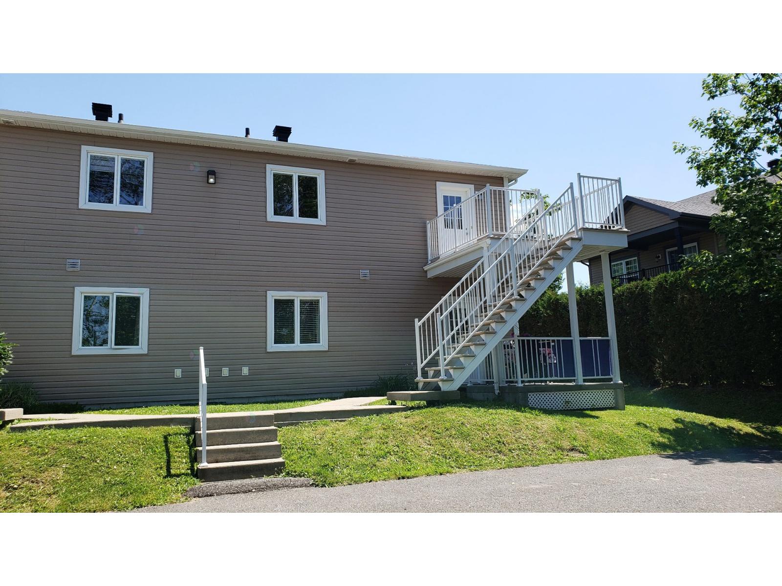 721-727 Rue Des Grands-vents Property Photo 8