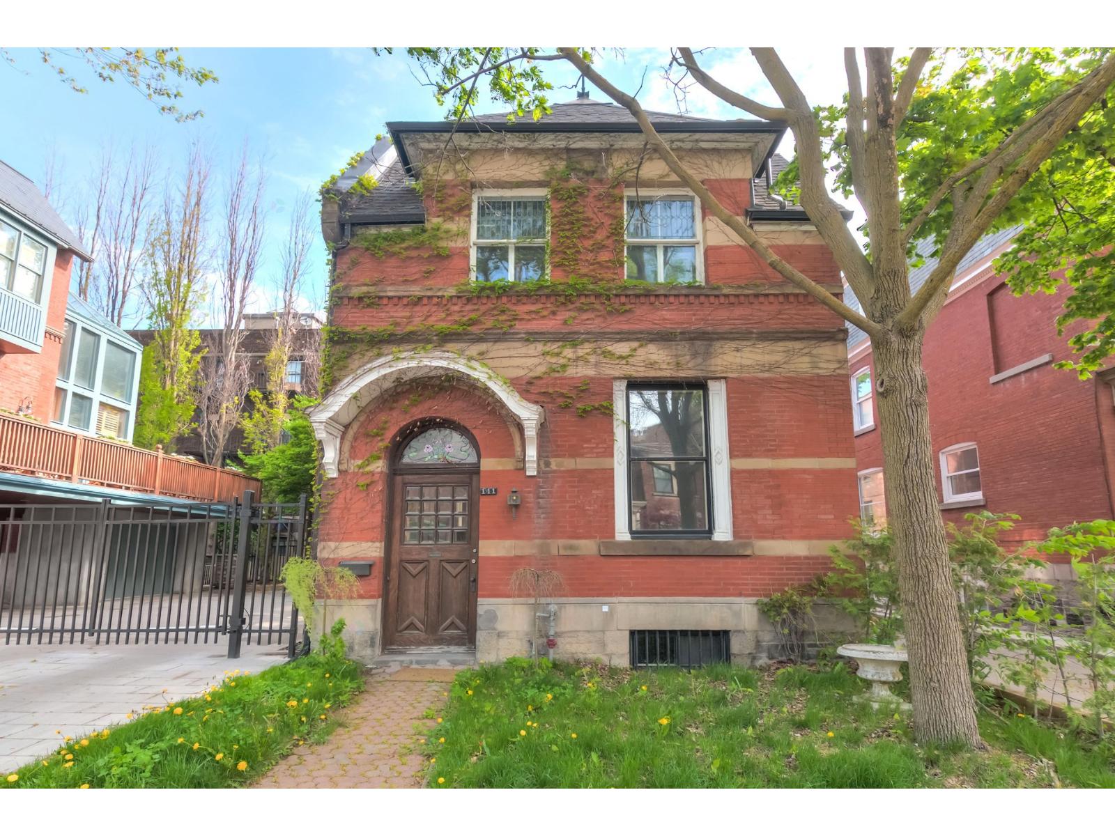 141 Av. Clandeboye Property Photo 1