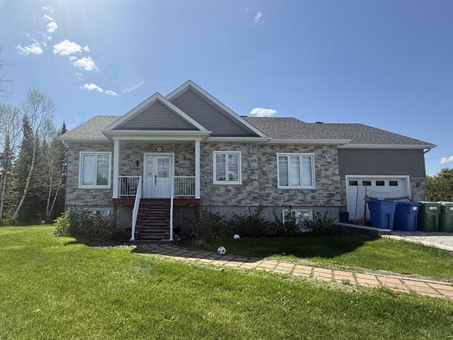 764 Rue Grégoire Property Photo 1