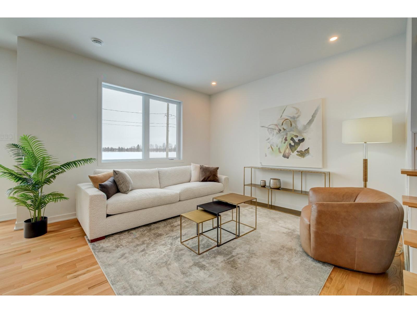 385 Rue Des Marguerites E. Property Photo 2