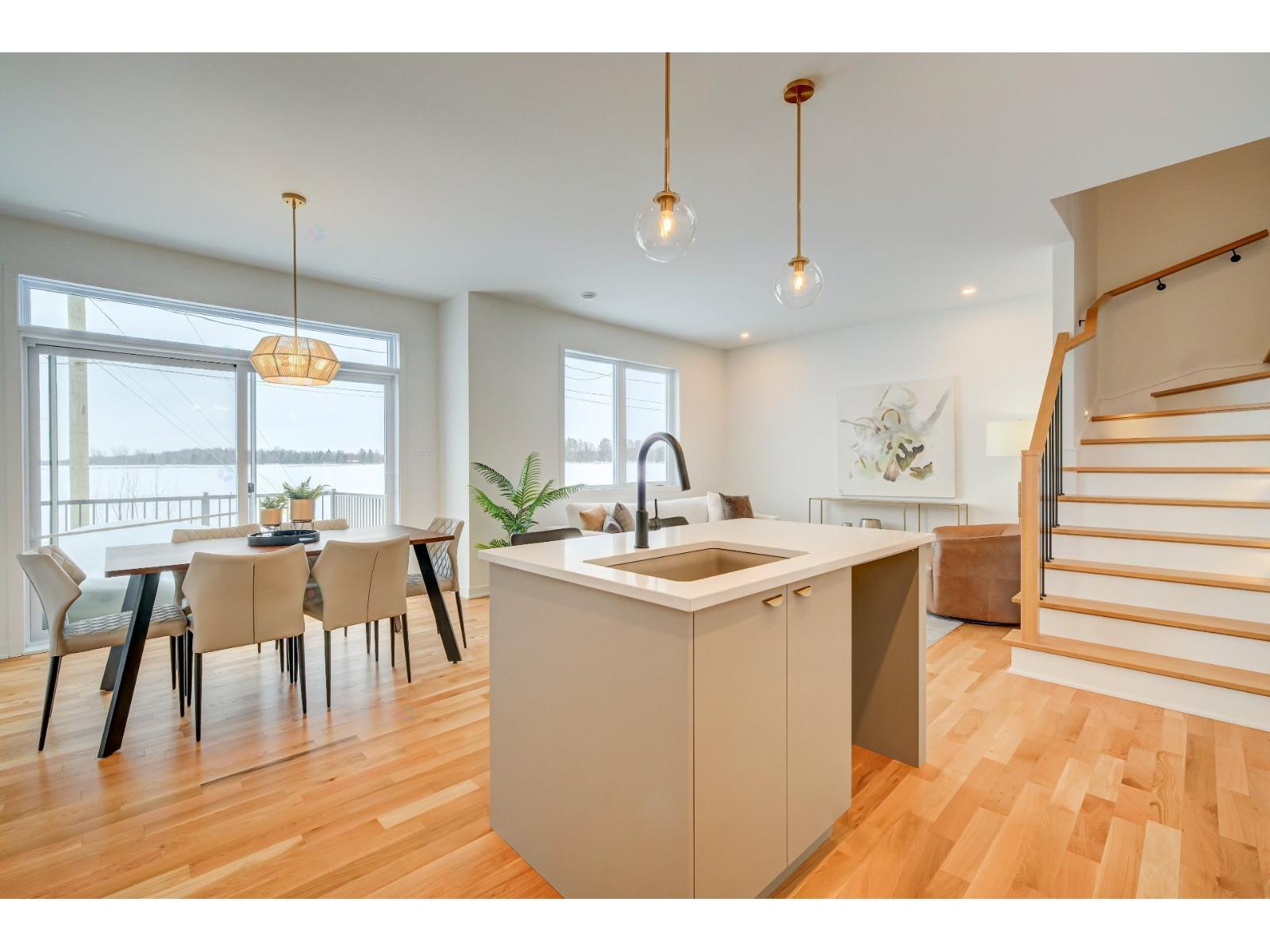 385 Rue Des Marguerites E. Property Photo 13