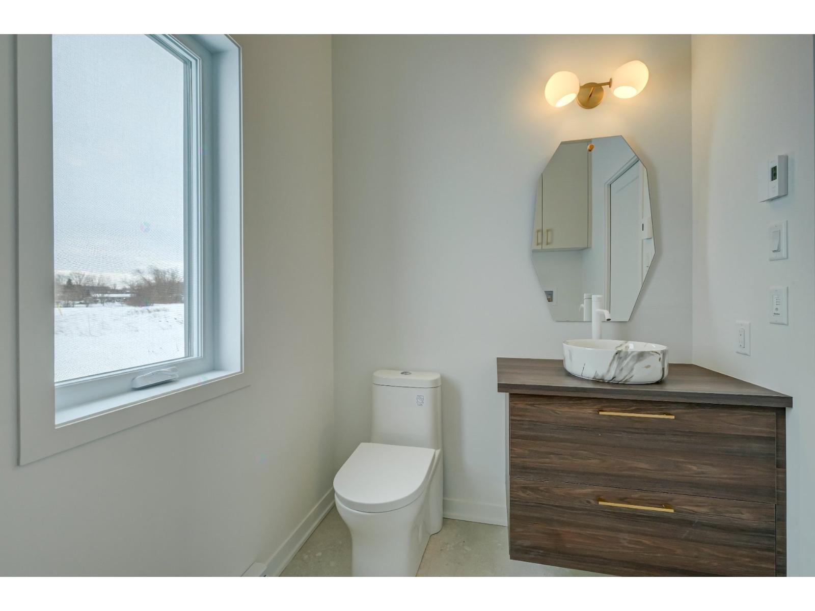 385 Rue Des Marguerites E. Property Photo 14