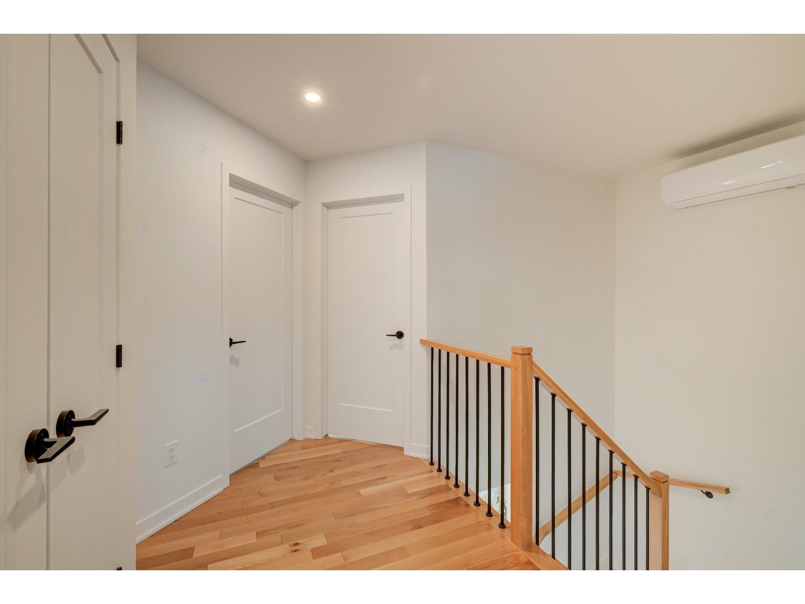 385 Rue Des Marguerites E. Property Photo 18