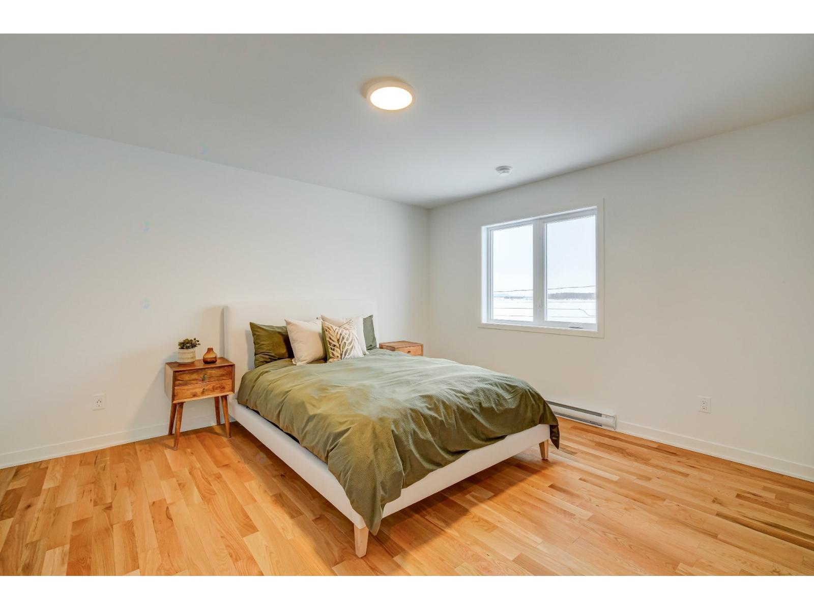 385 Rue Des Marguerites E. Property Photo 19