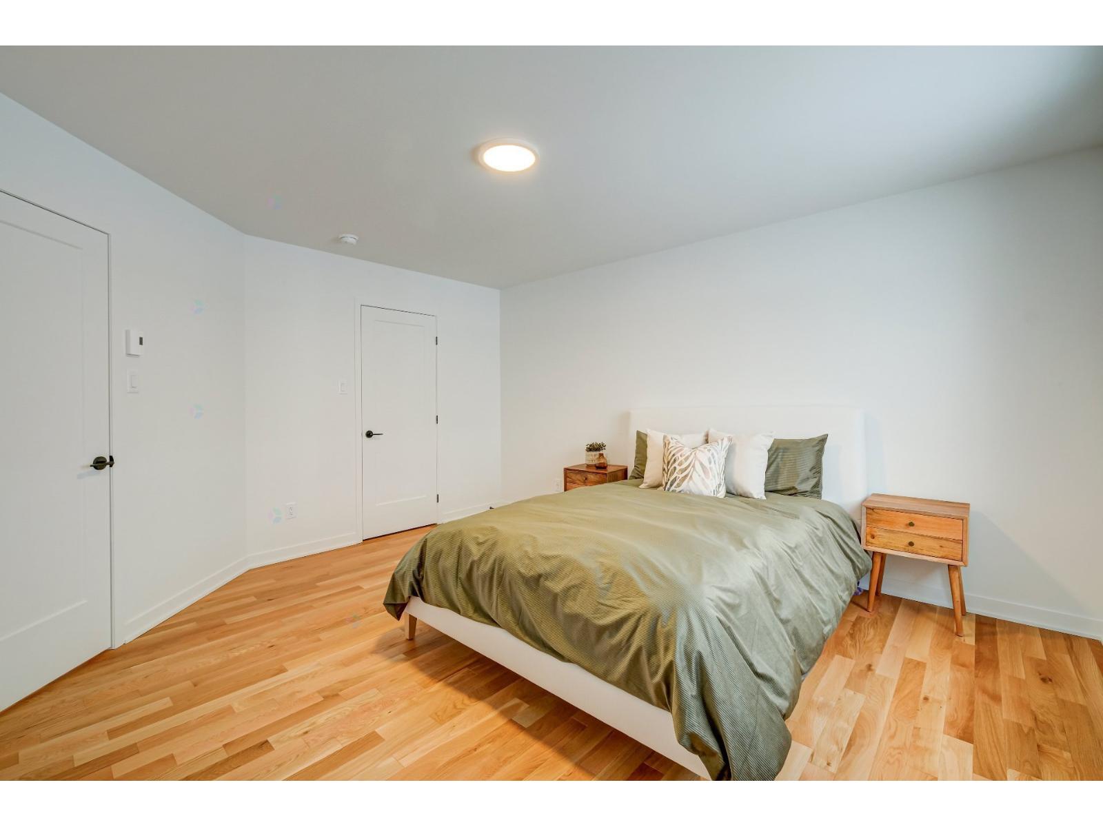 385 Rue Des Marguerites E. Property Photo 20