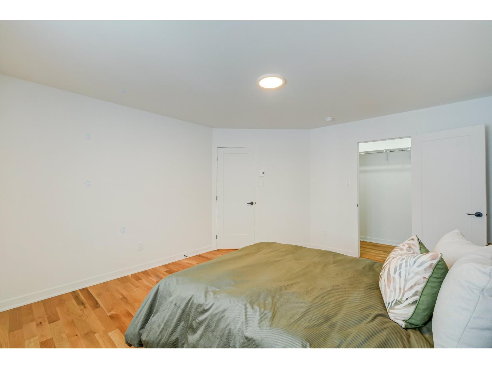 385 Rue Des Marguerites E. Property Photo 21