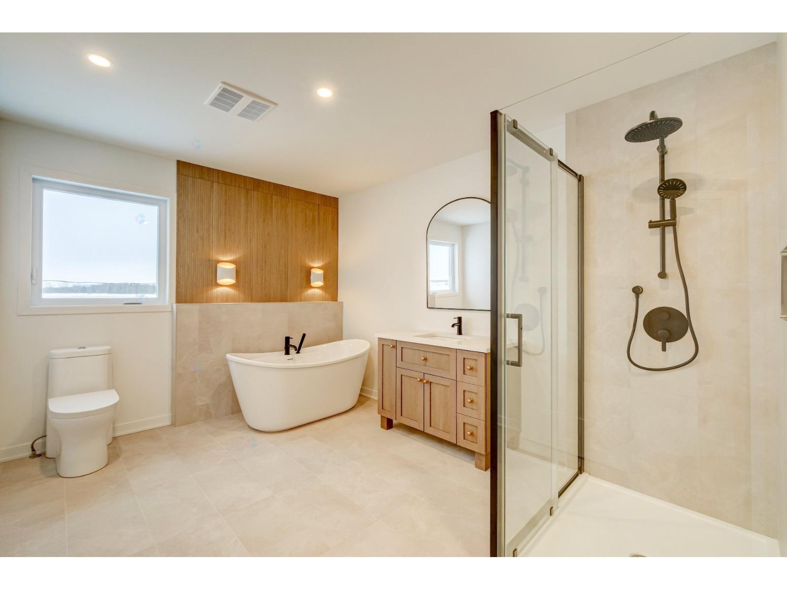 385 Rue Des Marguerites E. Property Photo 22
