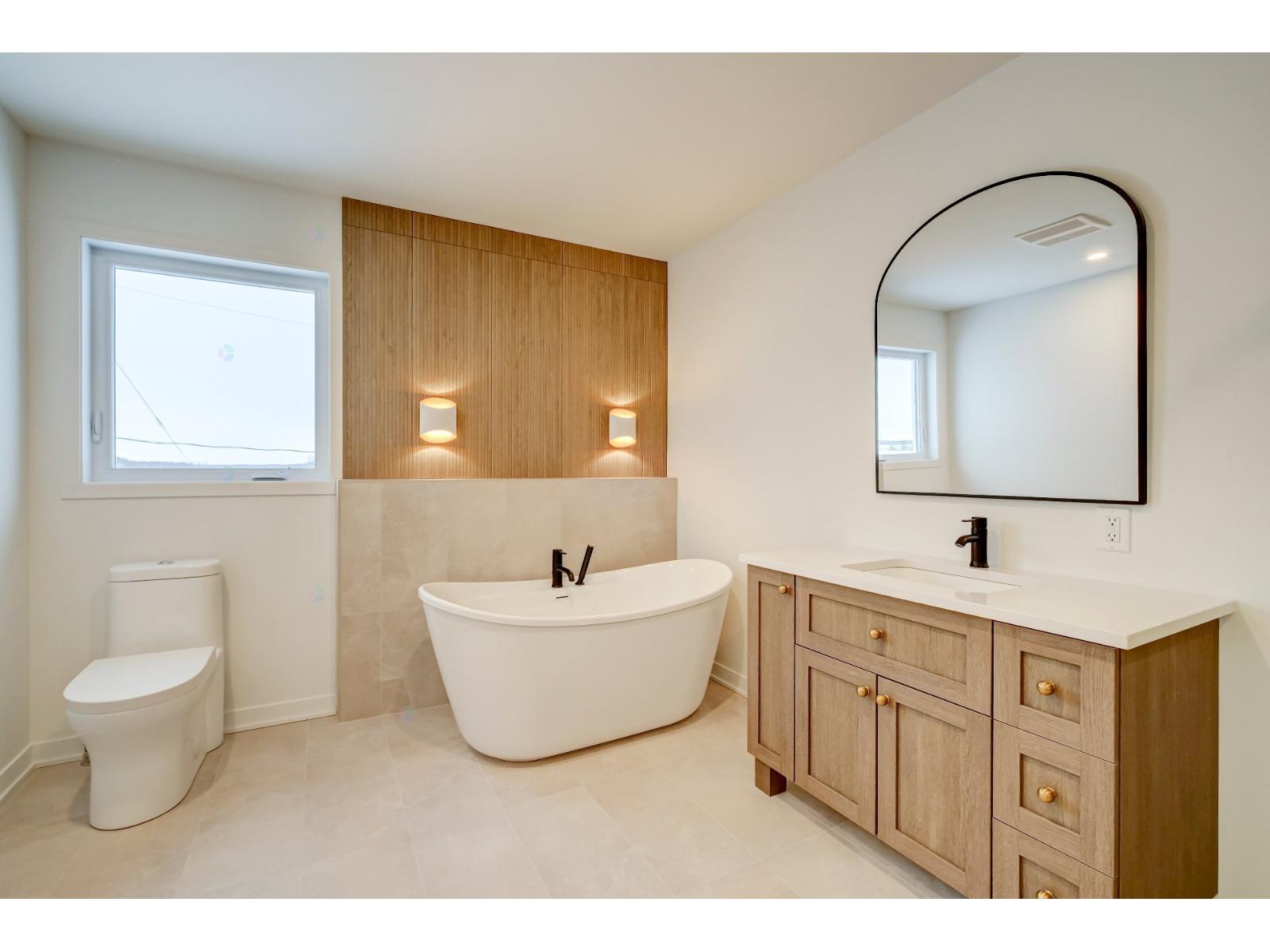 385 Rue Des Marguerites E. Property Photo 24