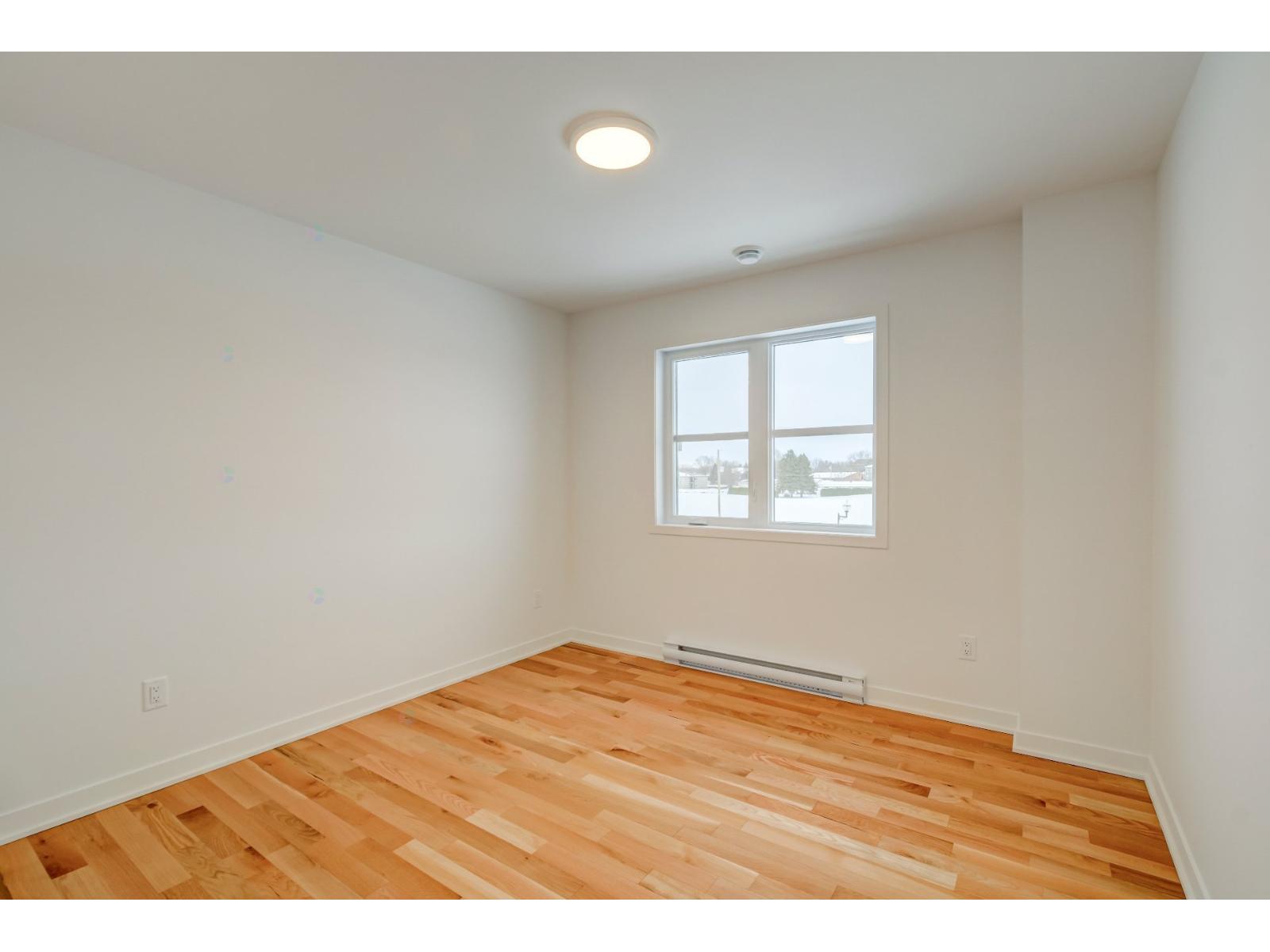 385 Rue Des Marguerites E. Property Photo 26