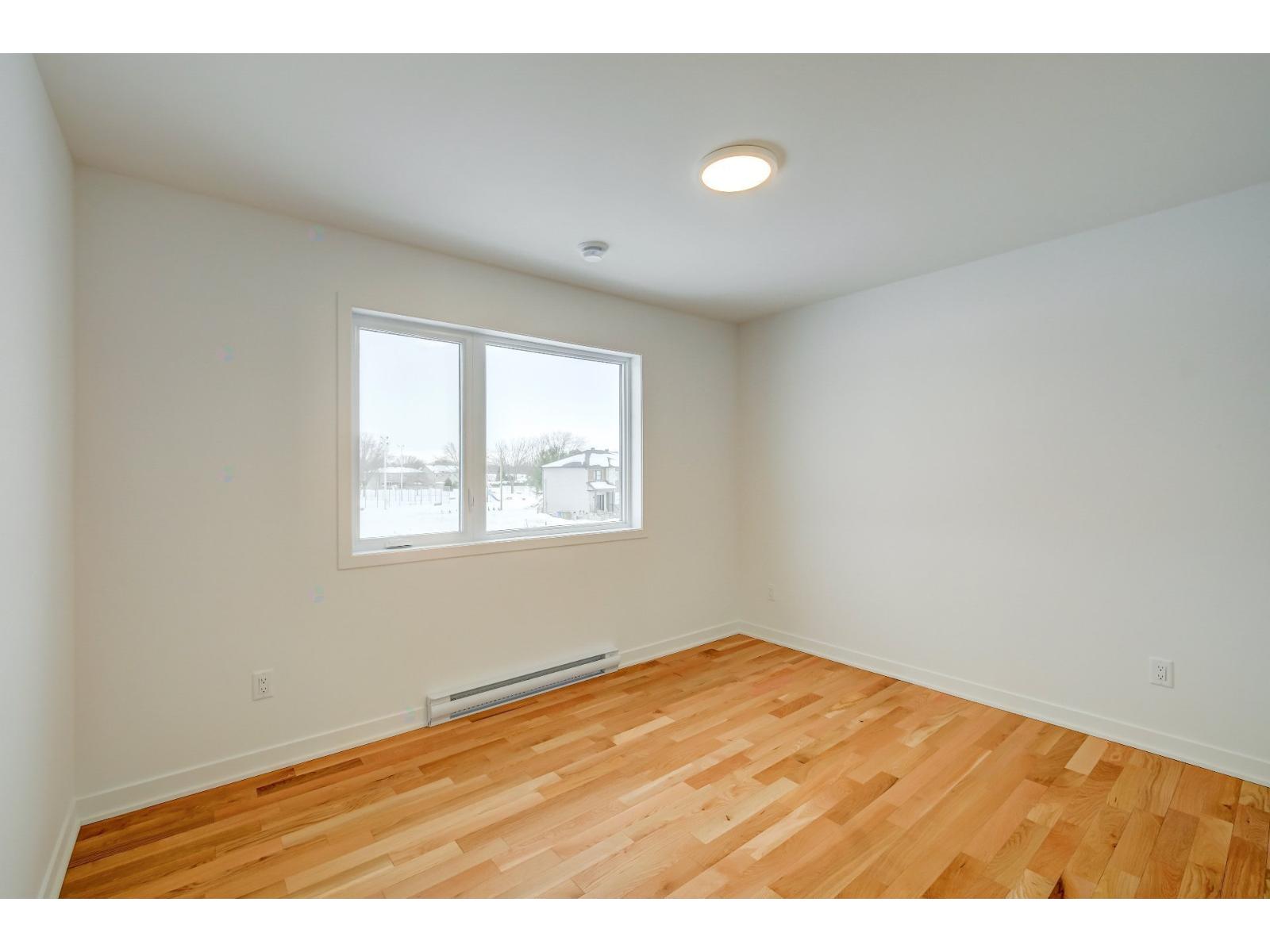 385 Rue Des Marguerites E. Property Photo 28