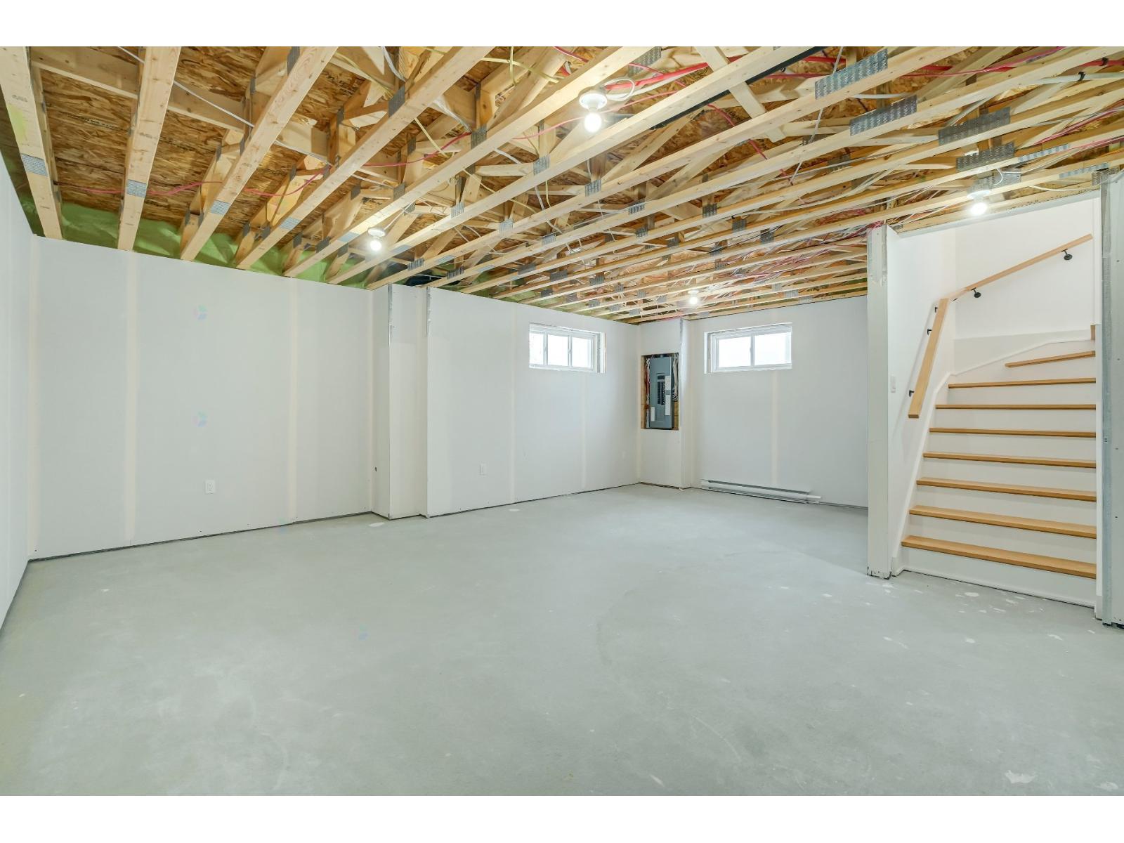 385 Rue Des Marguerites E. Property Photo 31