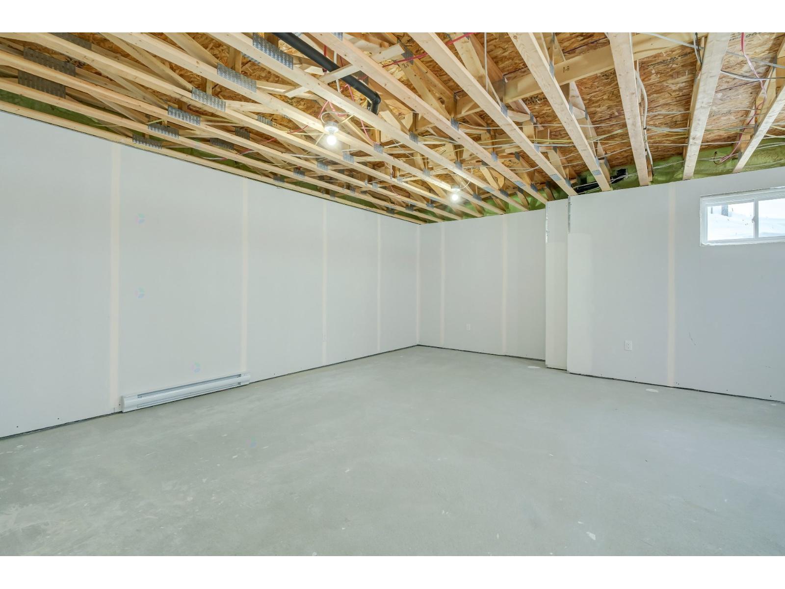 385 Rue Des Marguerites E. Property Photo 34