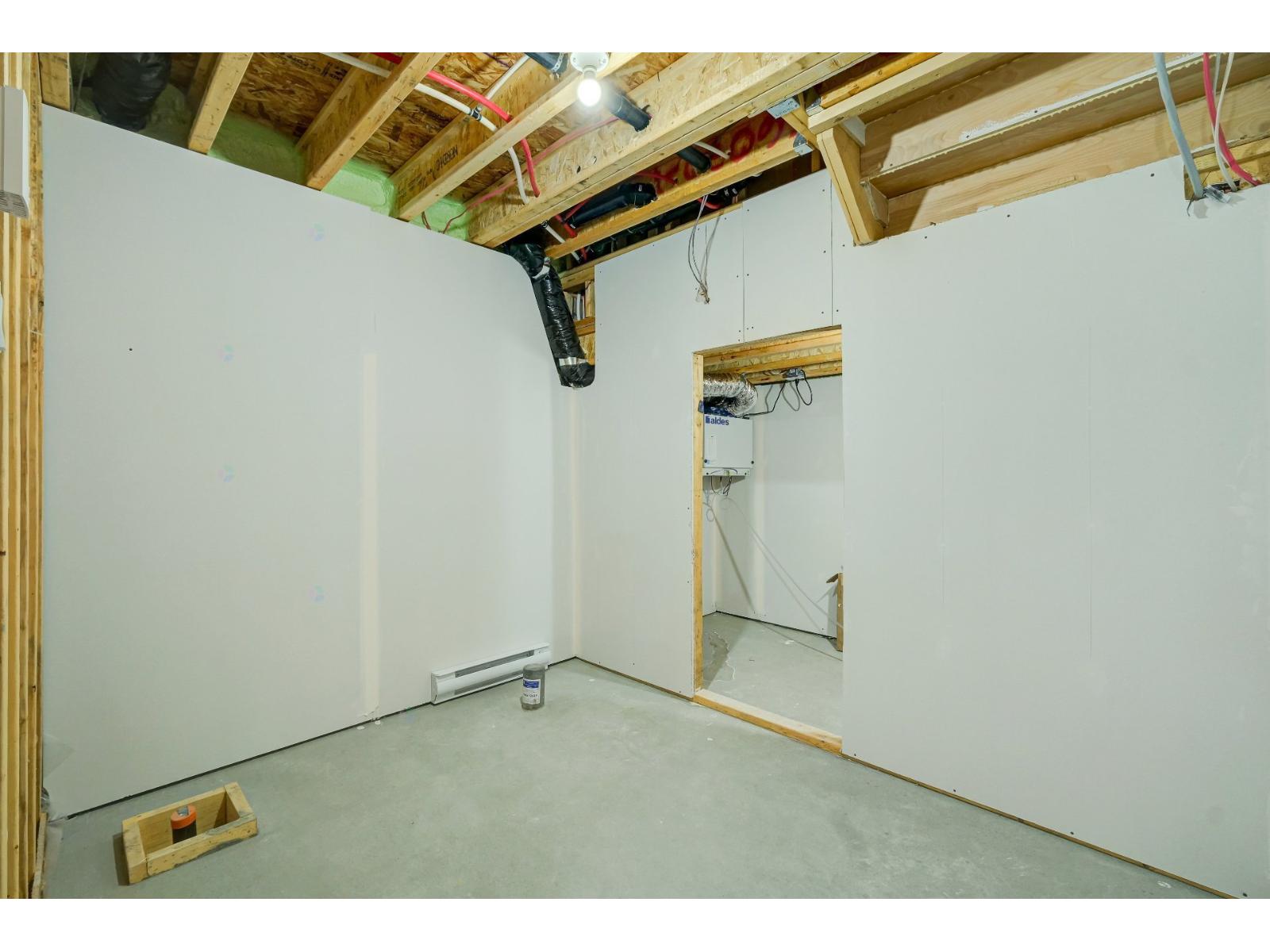 385 Rue Des Marguerites E. Property Photo 35