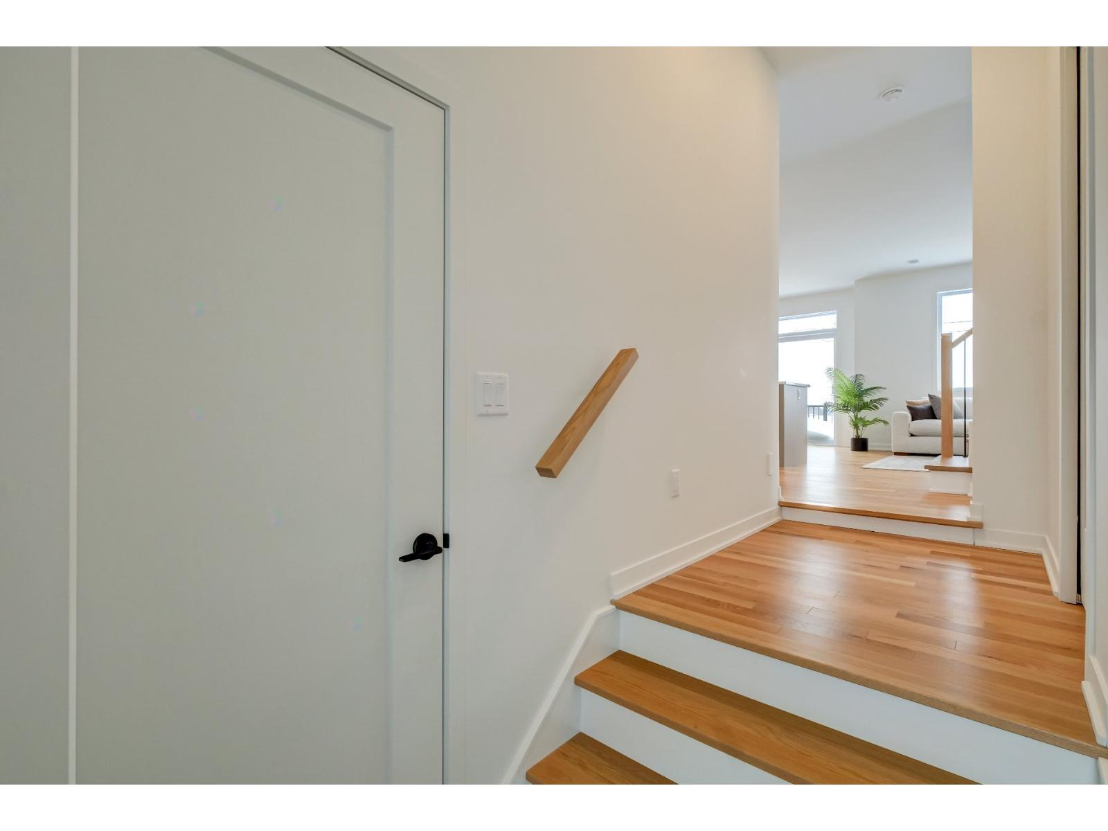 385 Rue Des Marguerites E. Property Photo 37