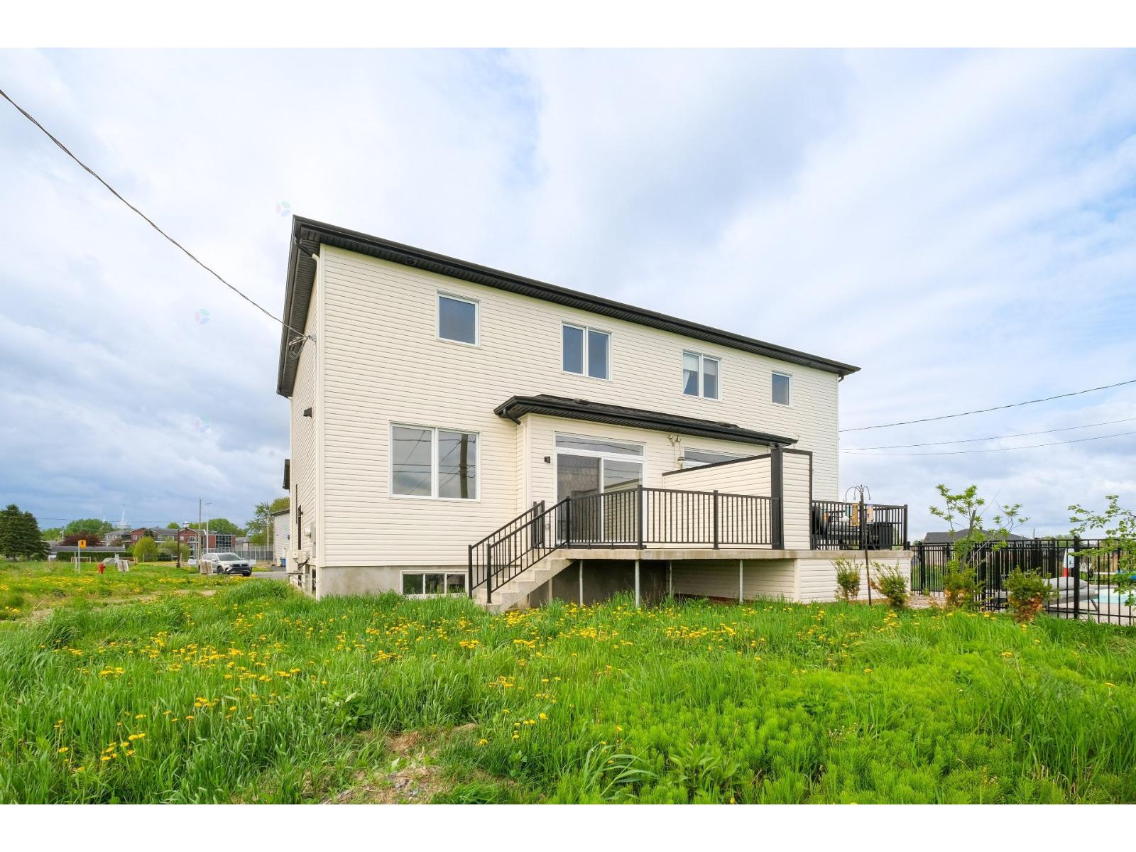 385 Rue Des Marguerites E. Property Photo 40