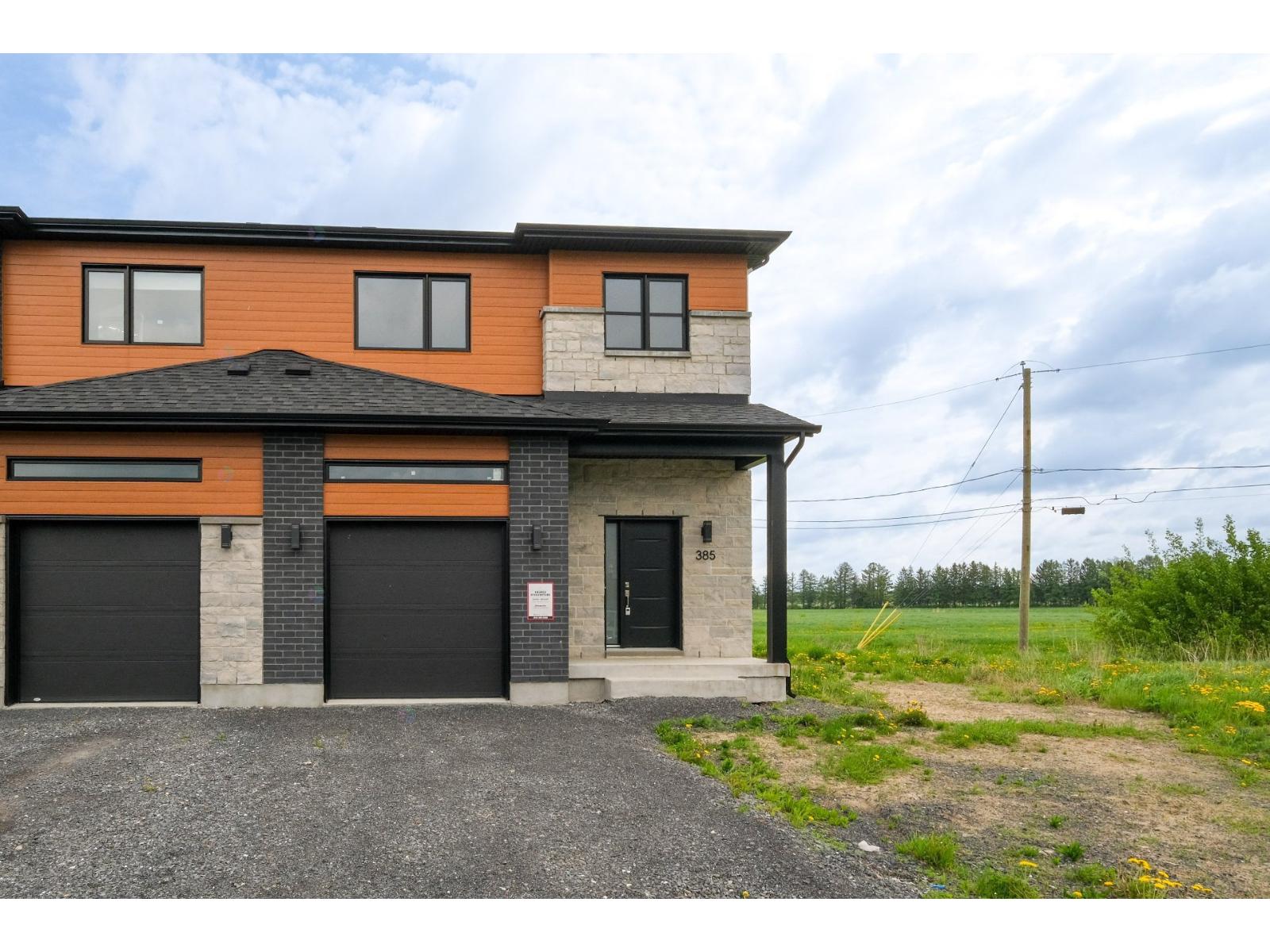 385 Rue Des Marguerites E. Property Photo 41