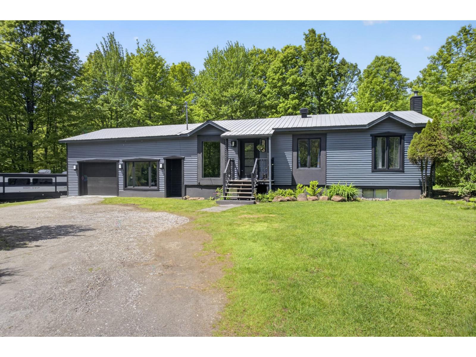336 Ch. Laurendeau Property Photo 1