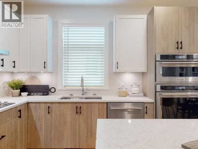 4066 Saturna Ave Property Photo 3