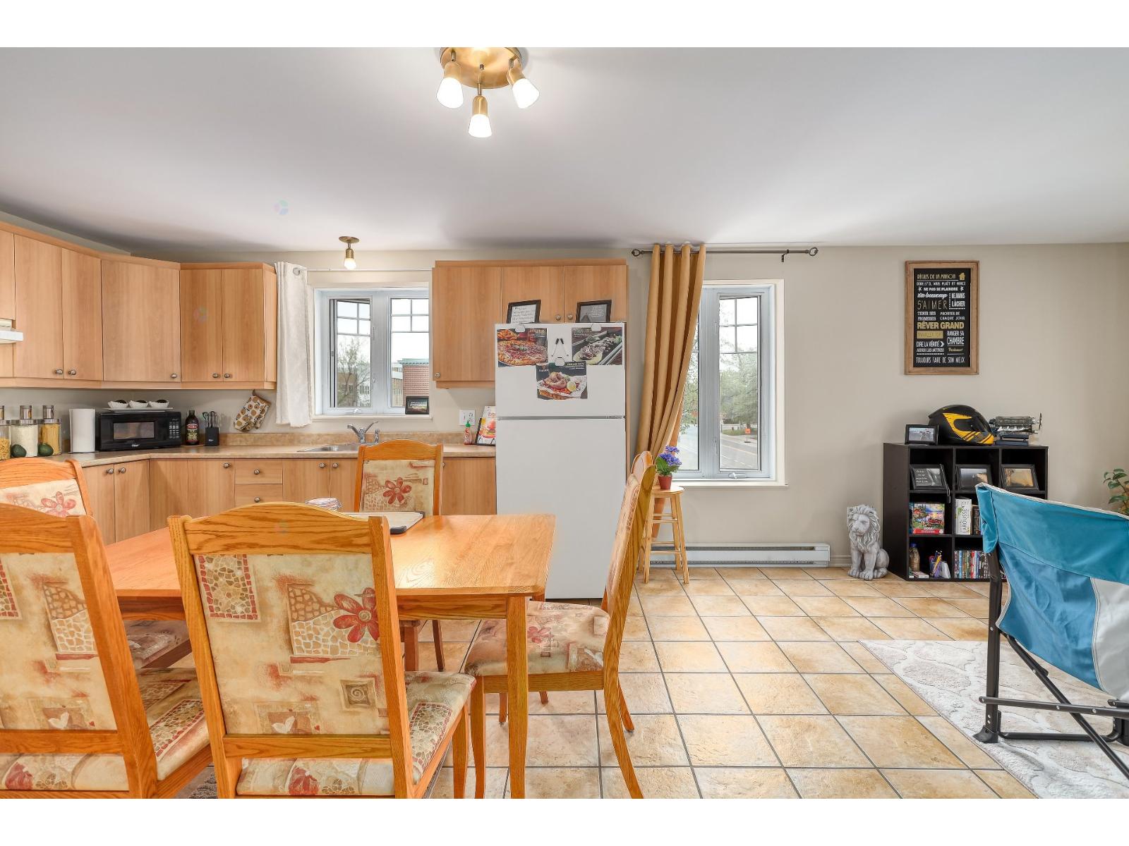 124-132 Rue St-charles-borromée S. Property Photo 6