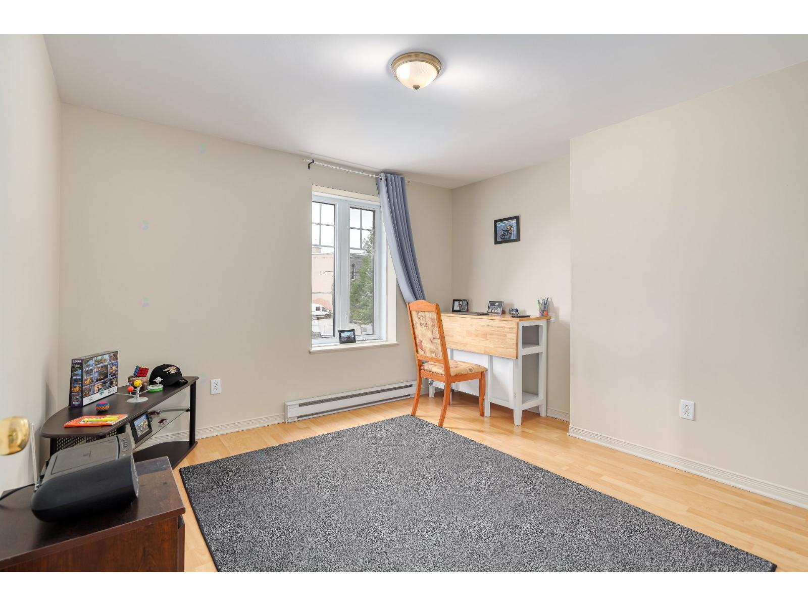 124-132 Rue St-charles-borromée S. Property Photo 12