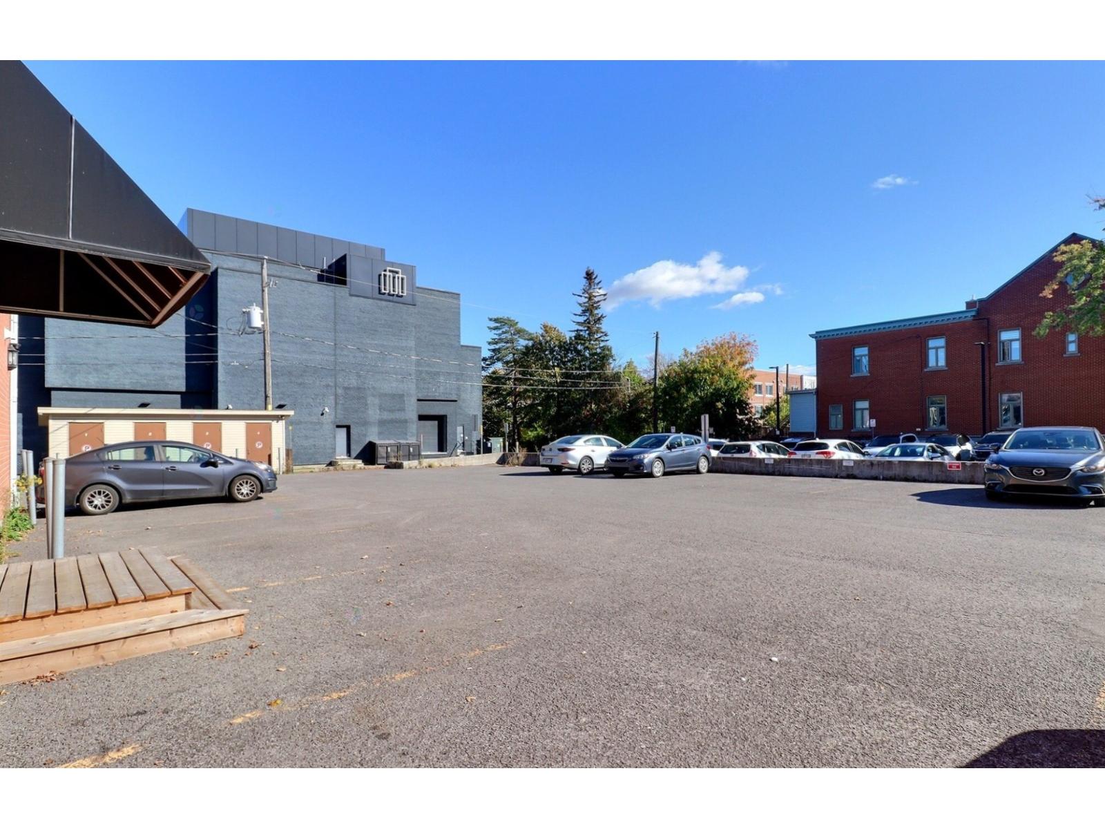 124-132 Rue St-charles-borromée S. Property Photo 39