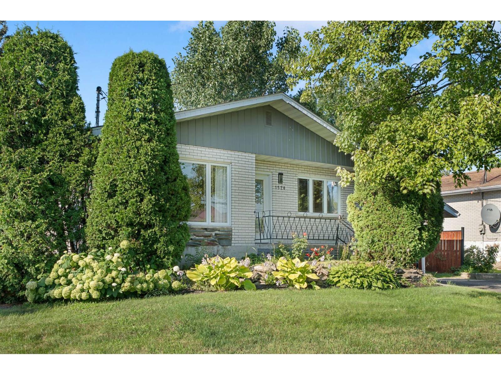 1520 Rue Robert Property Photo 1