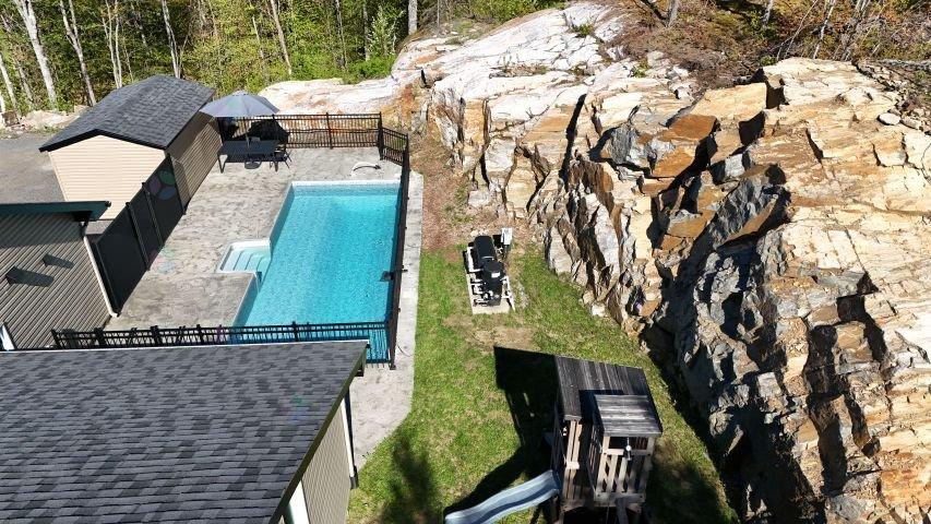 80-82 Rue Du Vallon Property Photo 10