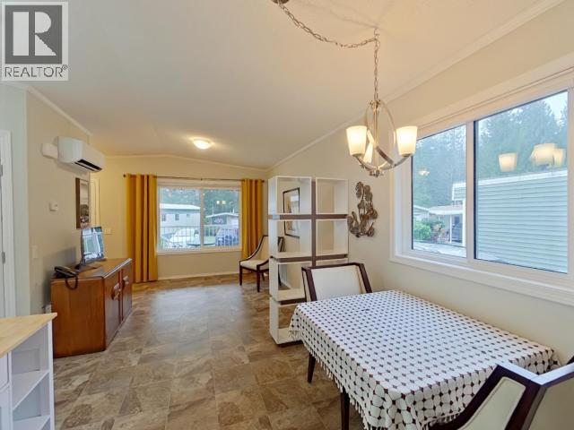 15-8425 Highway 101 Property Photo 9