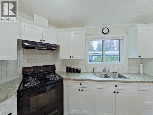15-8425 Highway 101 Property Photo 15