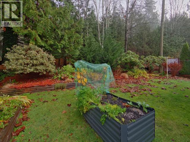 15-8425 Highway 101 Property Photo 18
